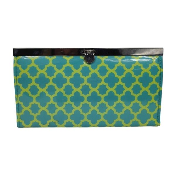 Modern Mint & Yellow Quatrefoil Pattern Wallet - Picture 1 of 6